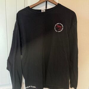 Men’s Moose’s Tooth (Anchorage, AK) longsleeve black logo T shirt.